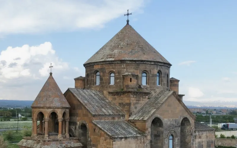 Սուրբ Հռիփսիմյան և Գայանյան կույսեր
