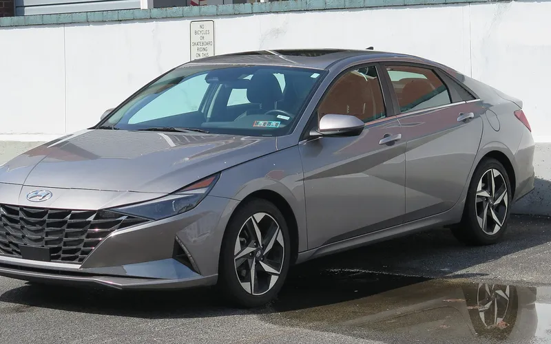 Hyundai Elantra 2023