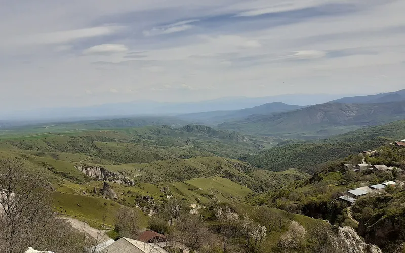 Քարանձավային սյուիտ Խնձորեսկում