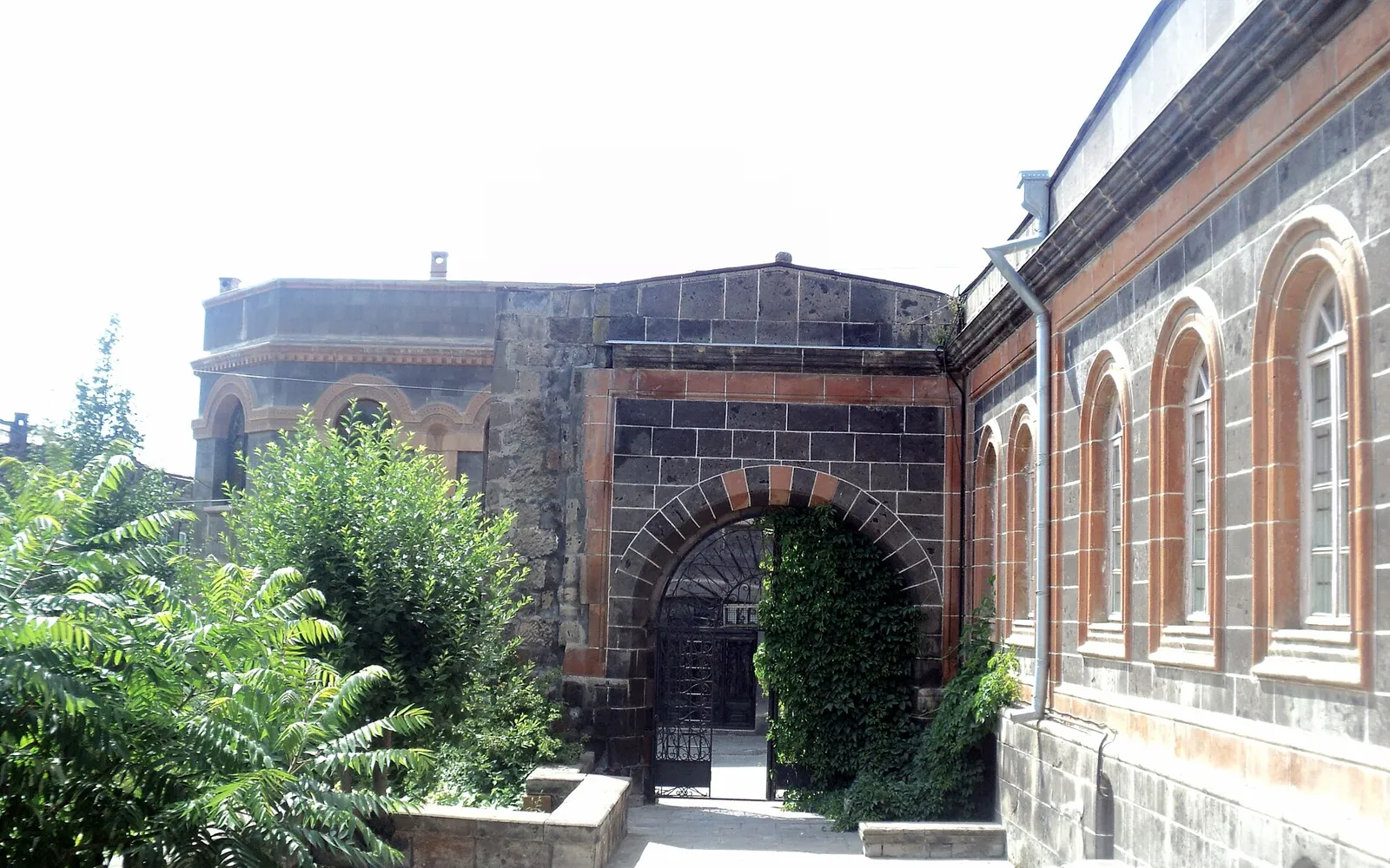 Հովհաննես Շիրազի տուն-թանգարան — Շիրակ