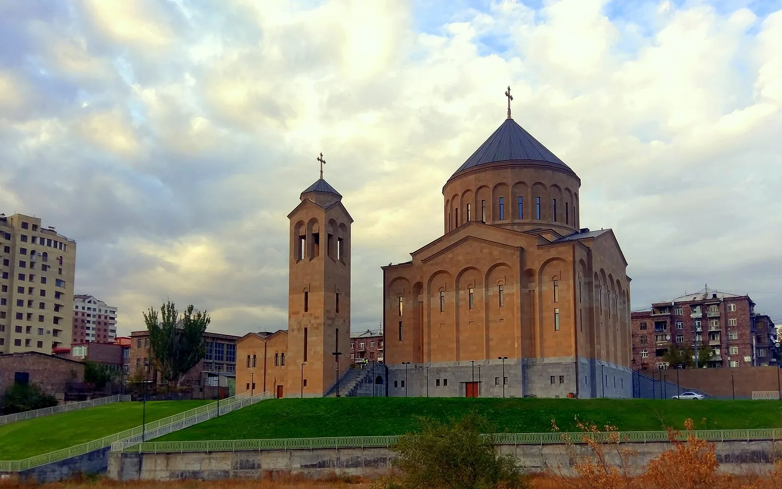 Սուրբ Խաչ եկեղեցի, Արաբկիր — Երևան