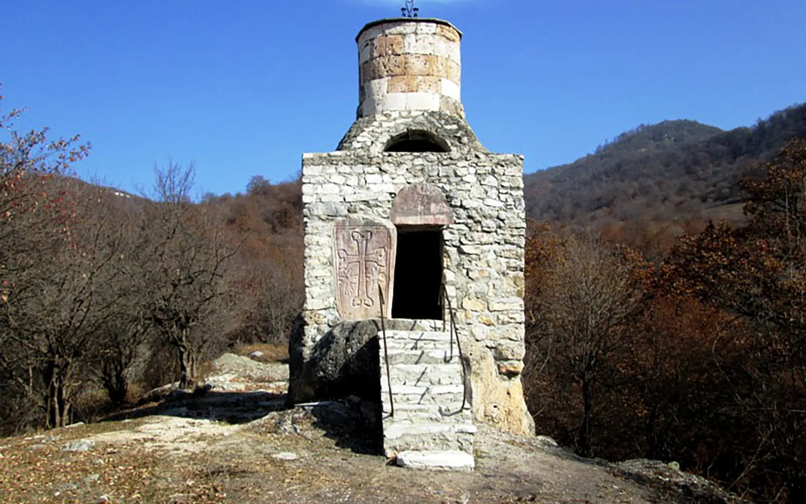 Սբ. Կիրակի մատուռ — Տավուշ