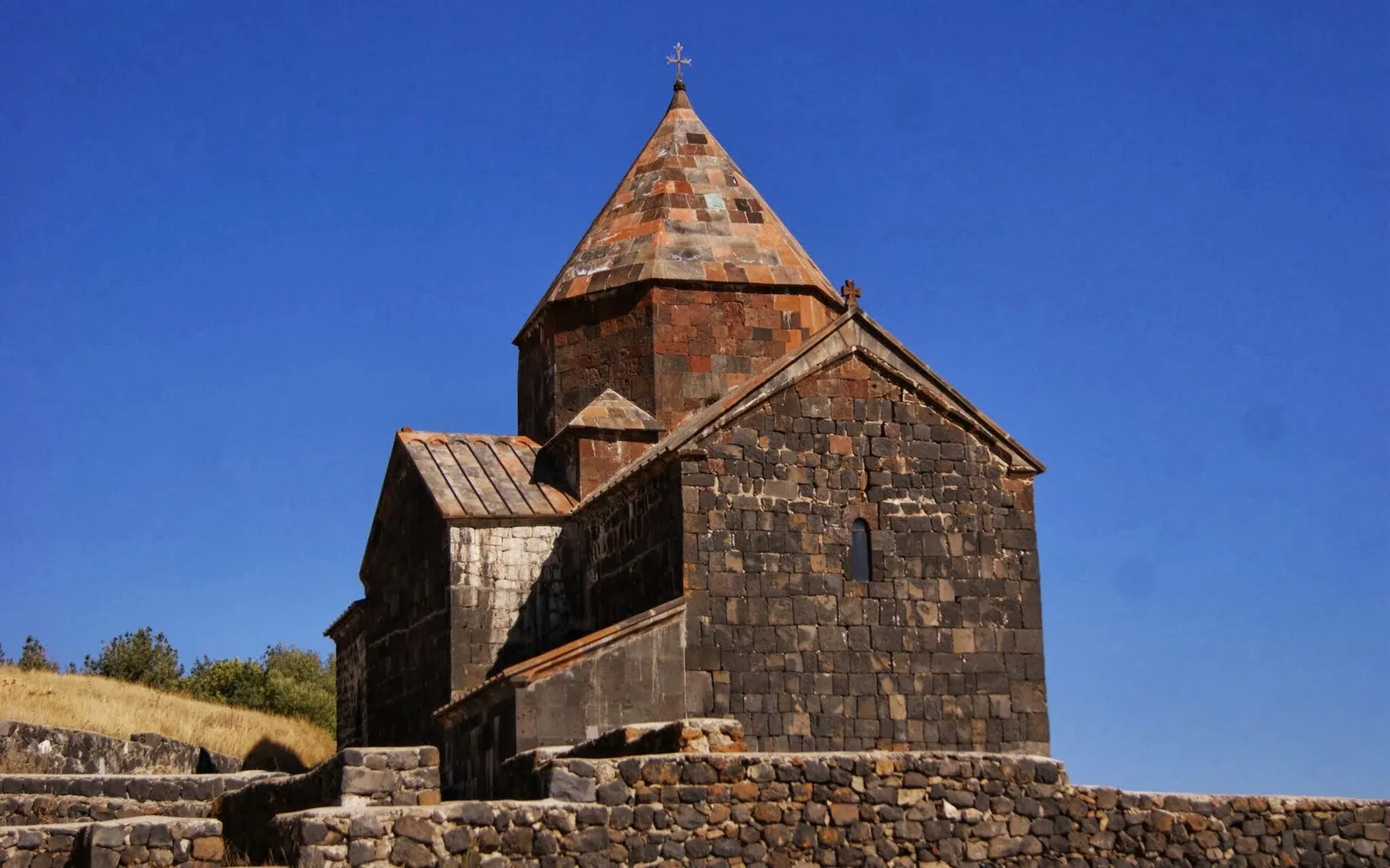 Սուրբ Առաքելոց եկեղեցի — Գեղարքունիք
