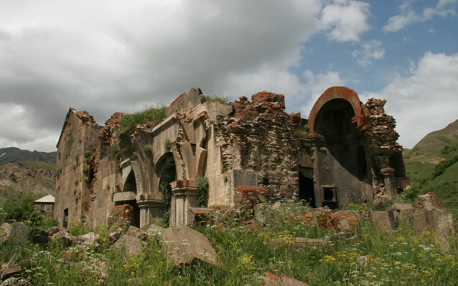 Արատեսի վանք — Վայոց ձոր