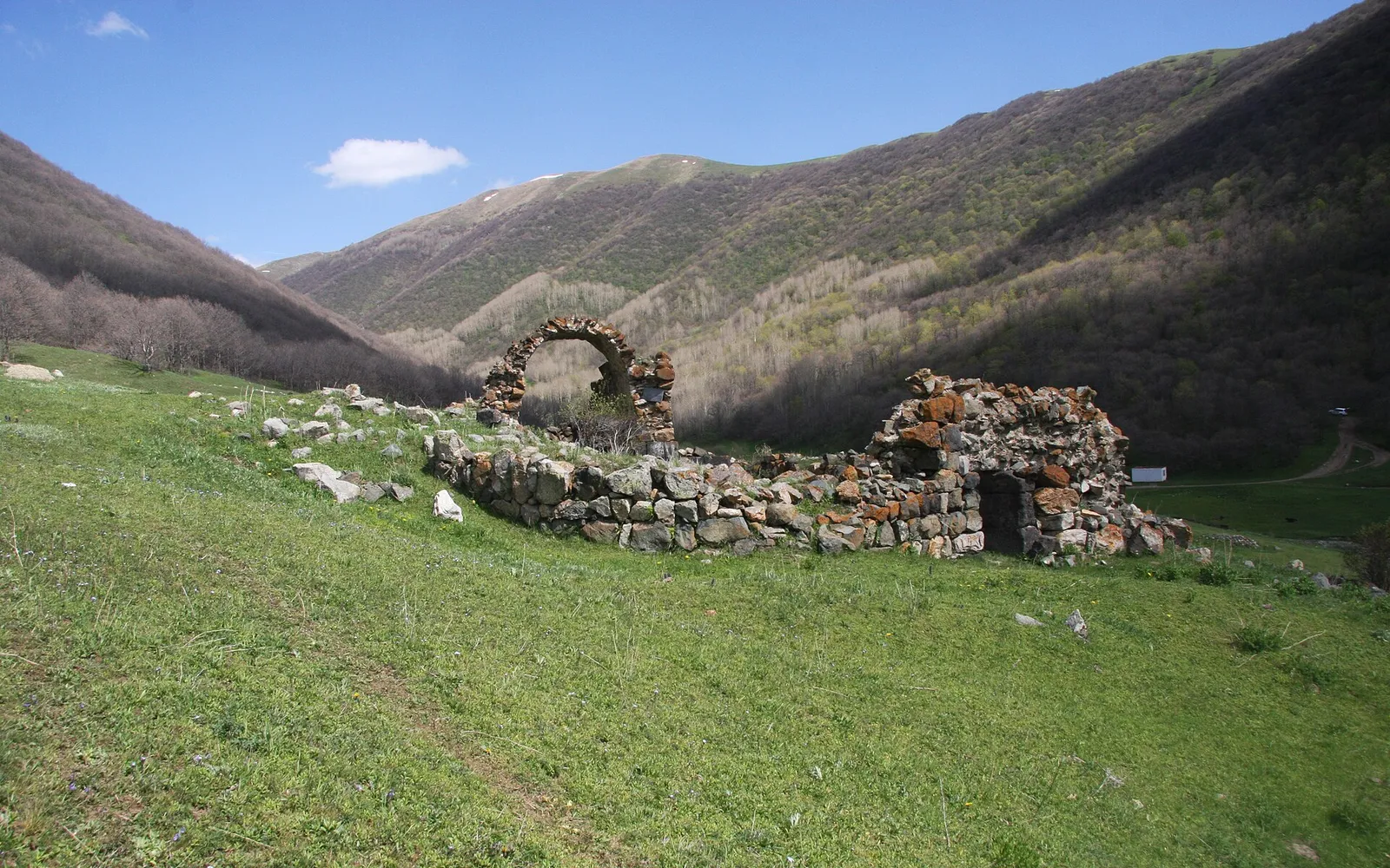 Կարմիր վանք (Մխերի վանք) — Արագածոտն