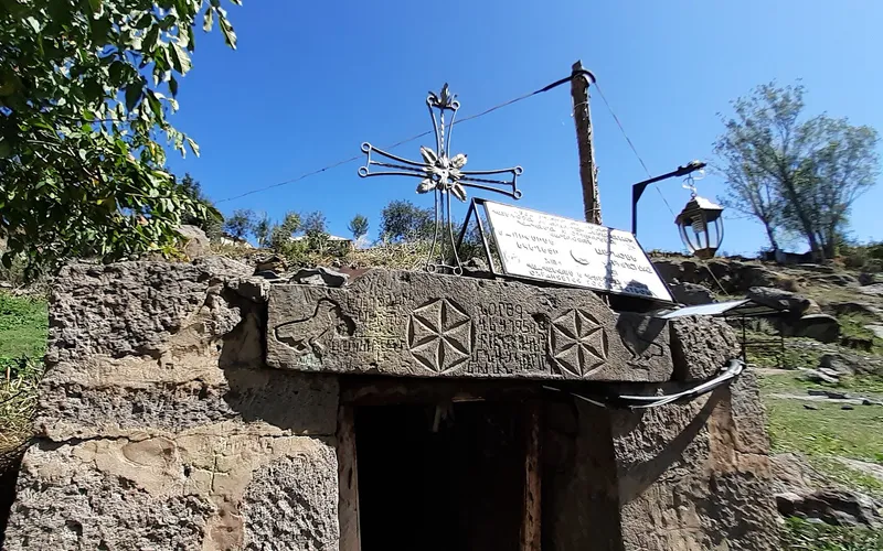 Սբ. Հռիփսիմե մատուռ, Աստղաձոր