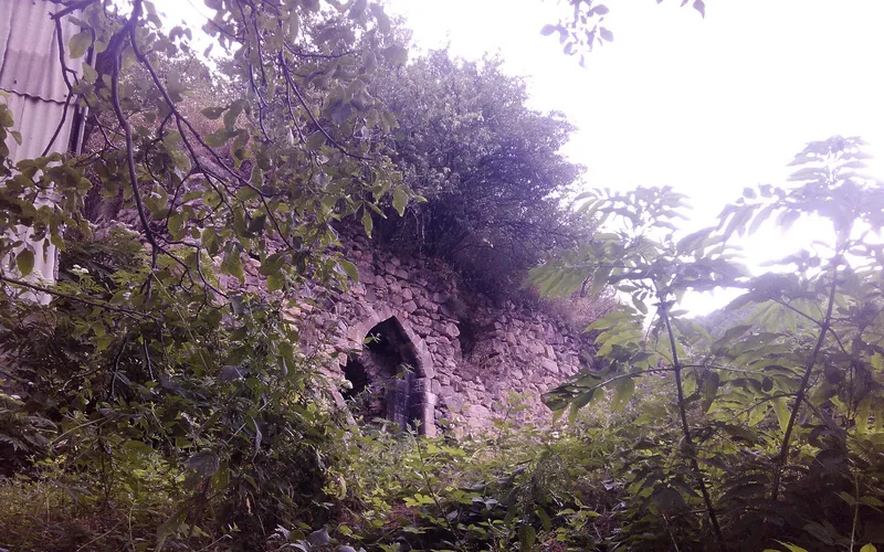 Սուրբ Հռիփսիմե եկեղեցի, Անտառաշատ