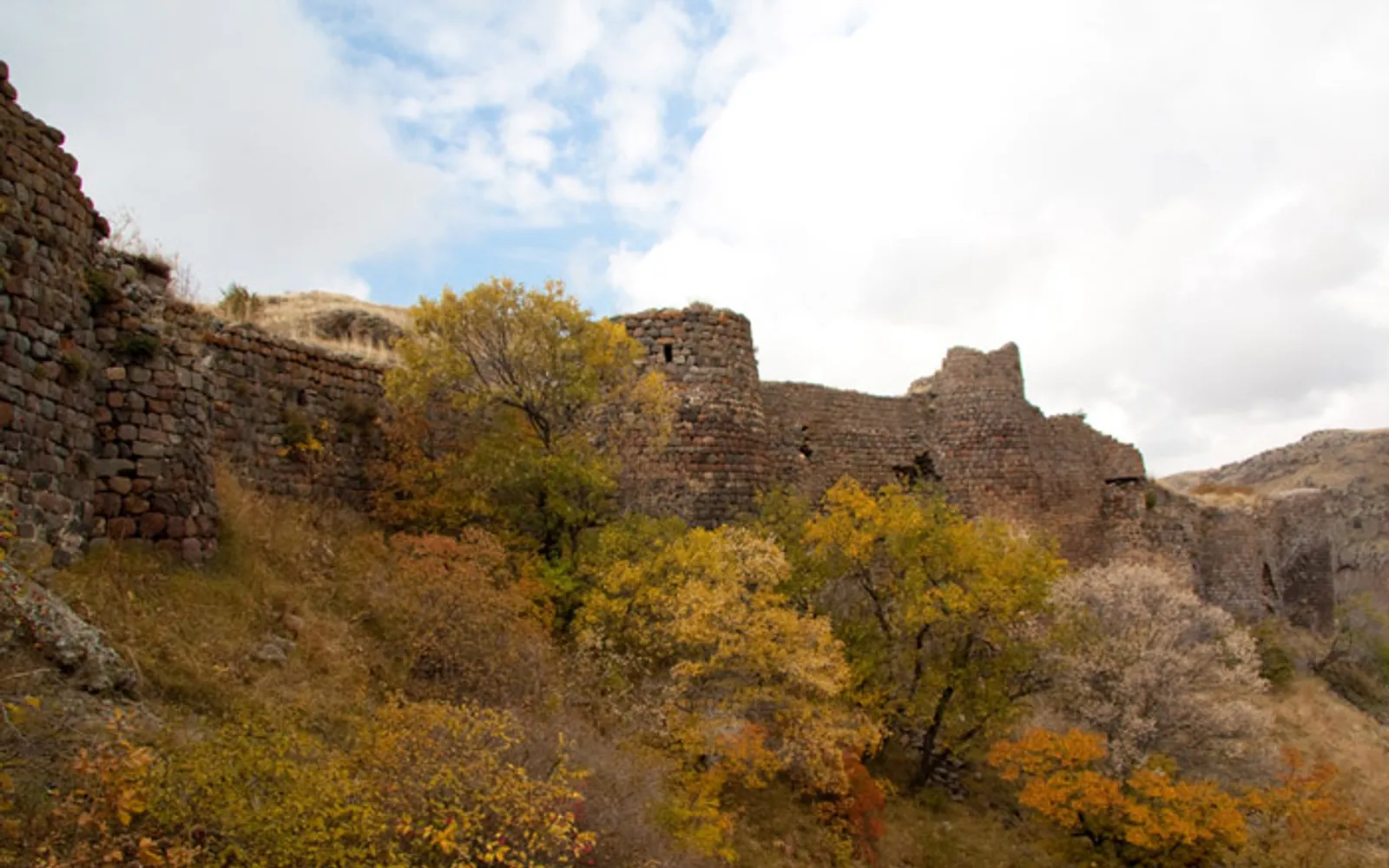Կաքավաբերդ — Արարատ