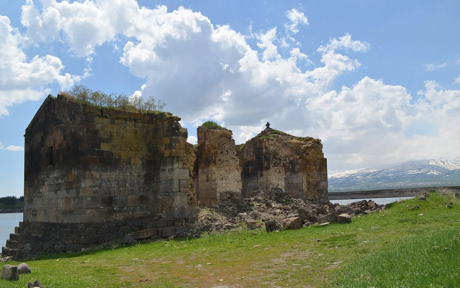 Սուրբ Պողոս-Պետրոս եկեղեցի (Զովունի) — Արագածոտն