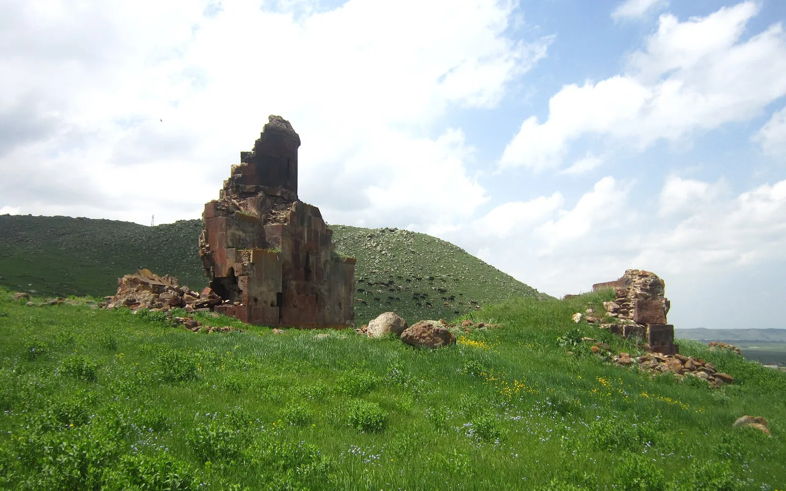 Սբ. Առաքելոց վանք Փեմզաշենի մոտ — Շիրակ