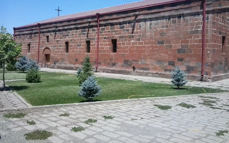 Սուրբ Աստվածածին եկեղեցի, Սարդարապատ