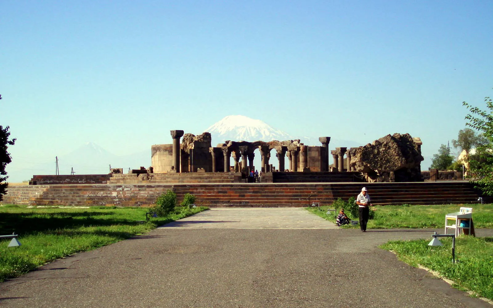 Զվարթնոց — Արմավիր