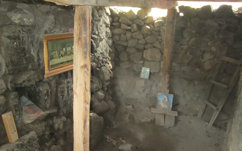 Թուխ Մանուկ մատուռ, Կարբի
