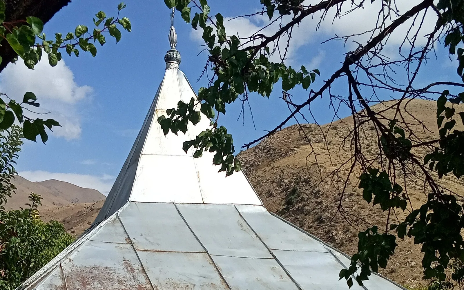 Սուրբ Հովհաննես եկեղեցի — Արարատ