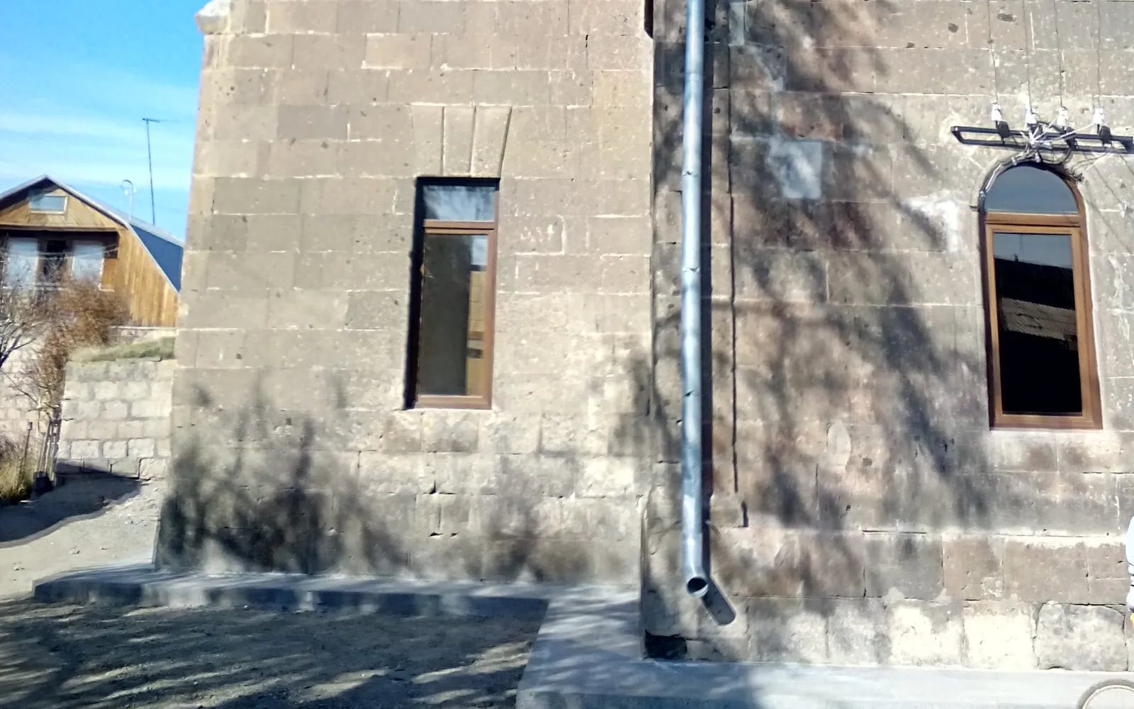 Սուրբ Աստվածածին կաթոլիկ եկեղեցի (Ազատան) — Լոռի